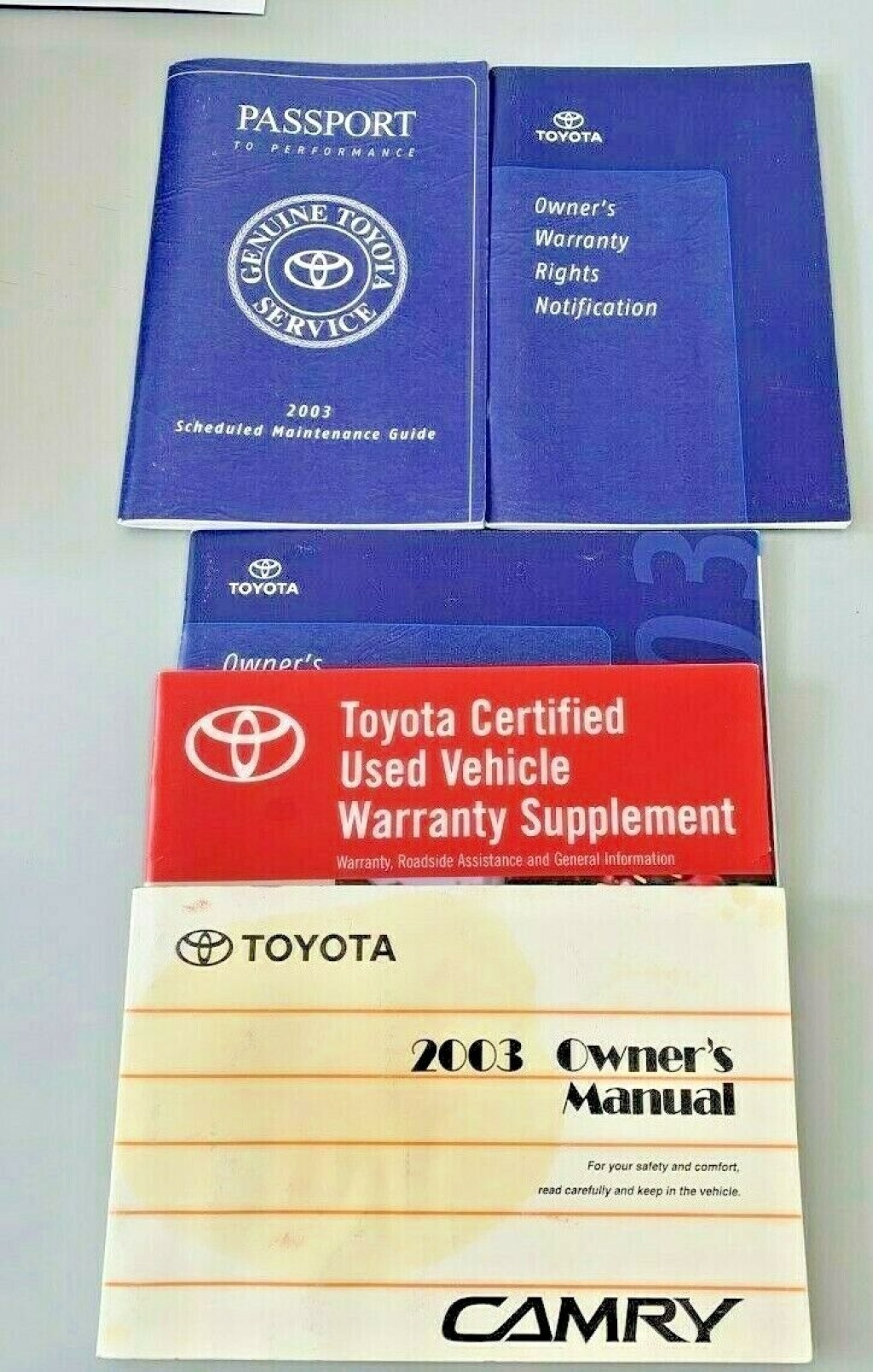 Picture of: Toyota Camry Genuine OEM Owner’s Manual Set