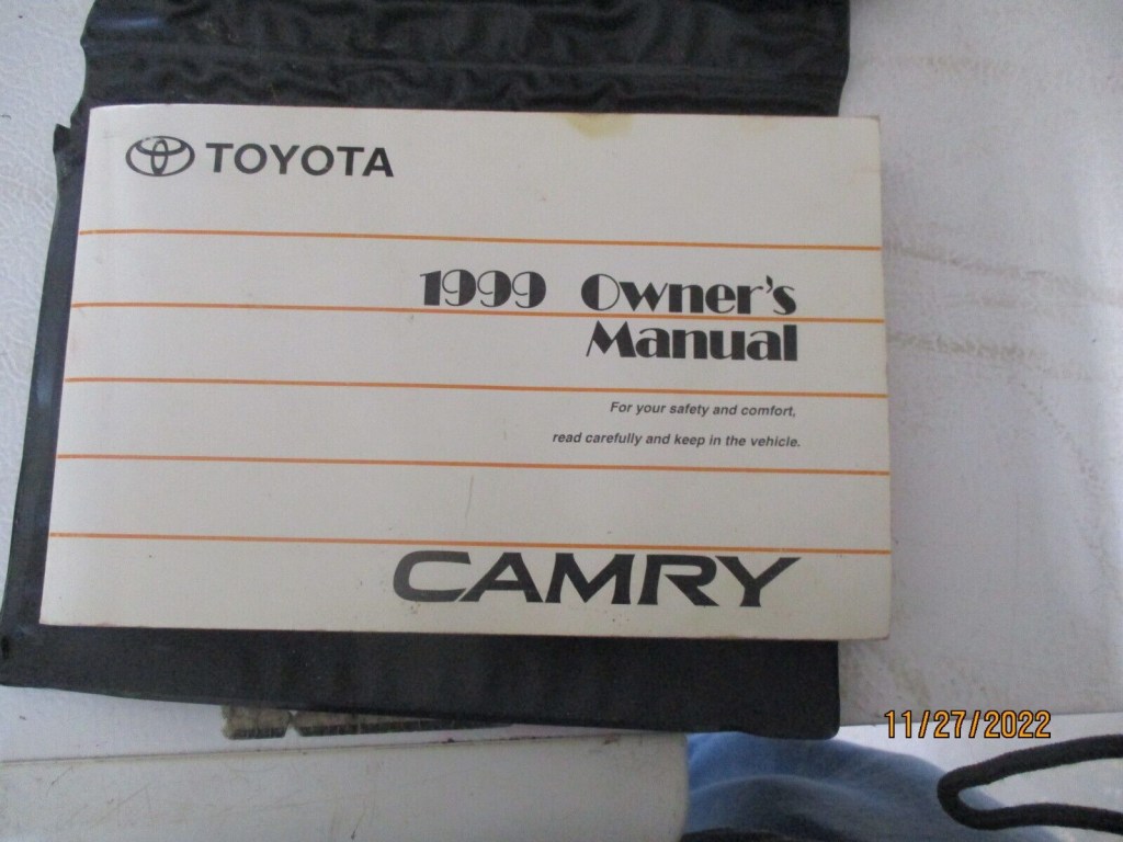 Picture of: TOYOTA CAMRY Owners Manual OEM