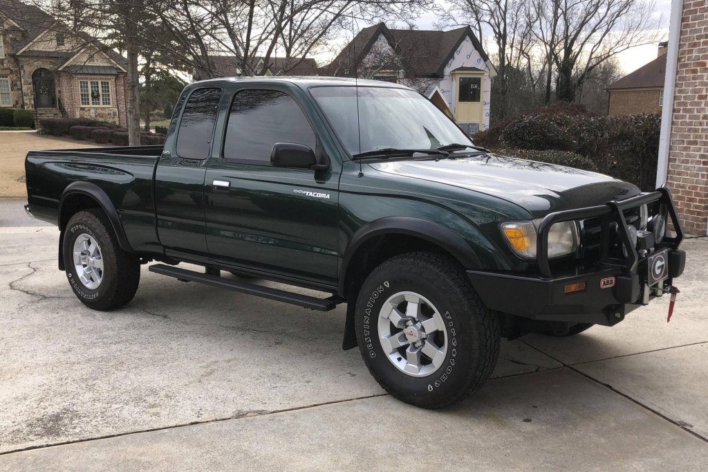 Picture of: Toyota Tacoma SR XtraCab x for Sale – Cars & Bids