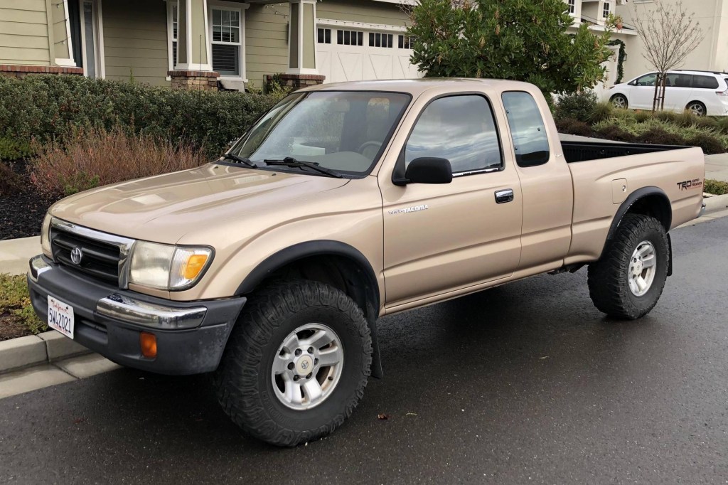 Picture of: Toyota Tacoma TRD Off-Road Xtracab x for Sale – Cars & Bids